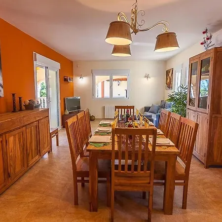 Apartment Luis 10 *